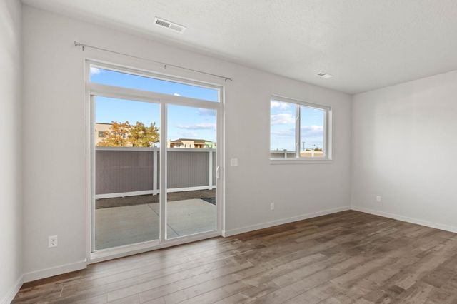 211 S Woodlawn Ln, Spokane Valley, WA 99216