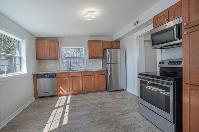 422 CHARLOTTE STREET, Winter Garden, FL 34787