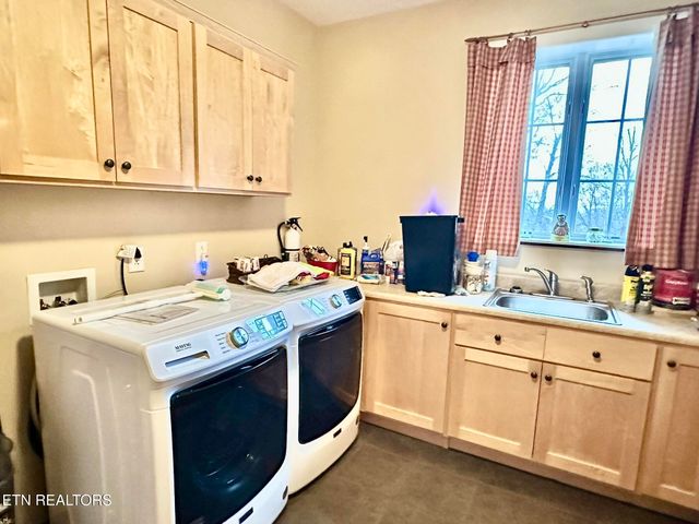 2562 Liberty Rd, Talbott, TN 37877