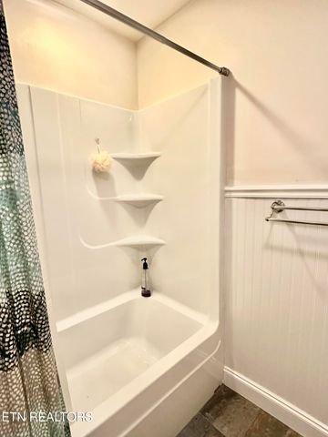 2562 Liberty Rd, Talbott, TN 37877