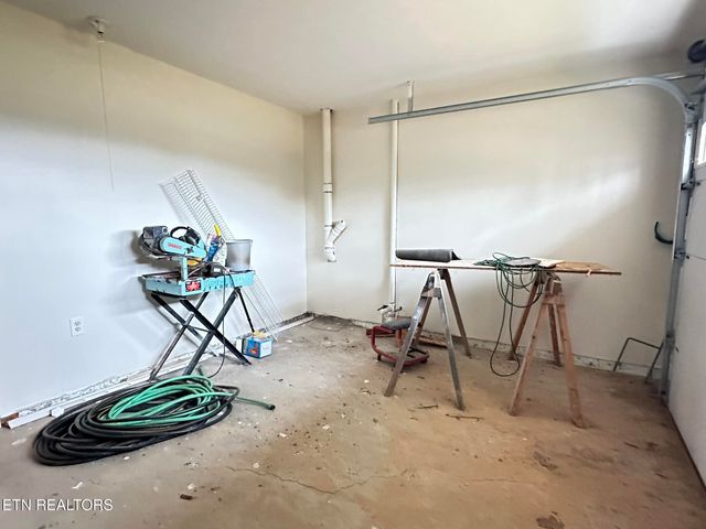 2562 Liberty Rd, Talbott, TN 37877