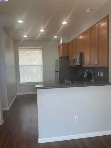 720 Grand Terrace, Hayward, CA 94541