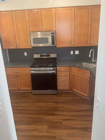 720 Grand Terrace, Hayward, CA 94541