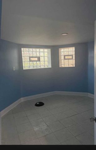 3931 W Grenshaw Street, Chicago, IL 60624
