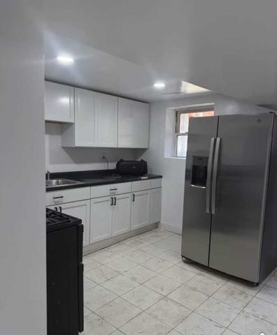 3931 W Grenshaw Street, Chicago, IL 60624