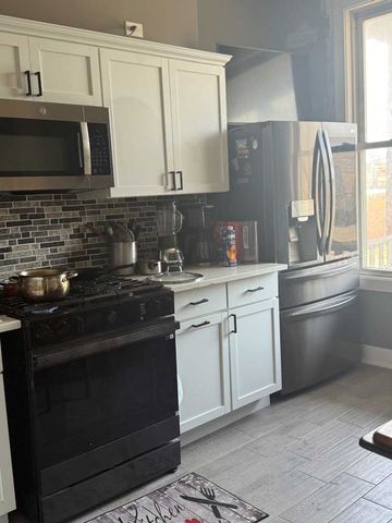 3931 W Grenshaw Street, Chicago, IL 60624