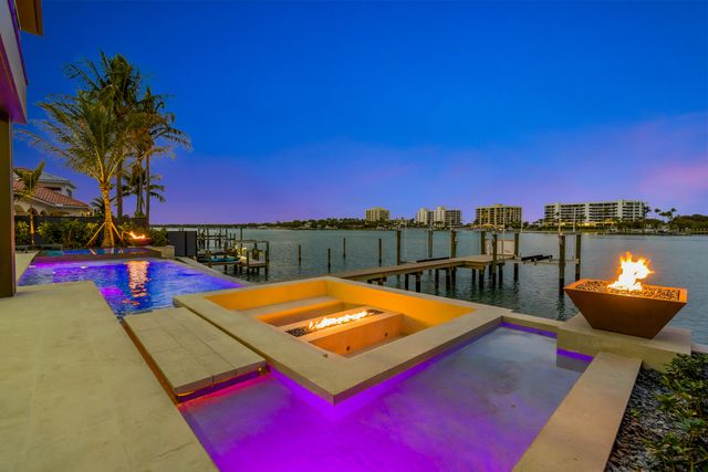 19696 Harbor Road N, Jupiter, FL 33469