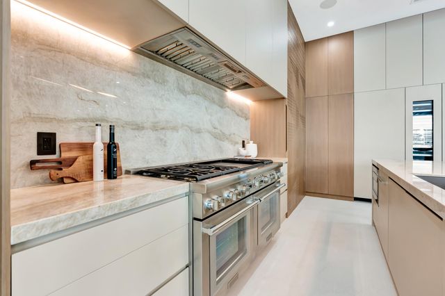 19696 Harbor Road N, Jupiter, FL 33469