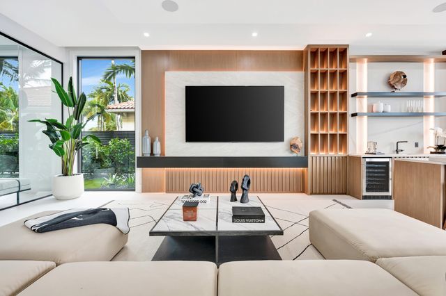 19696 Harbor Road N, Jupiter, FL 33469