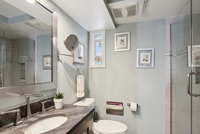 614 West Street, Libertyville, IL 60048