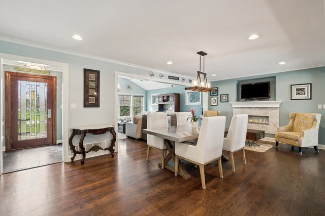 614 West Street, Libertyville, IL 60048