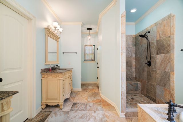 690 County Road 15560, Paris, TX 75462