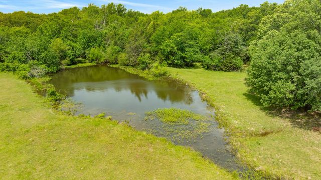 690 County Road 15560, Paris, TX 75462