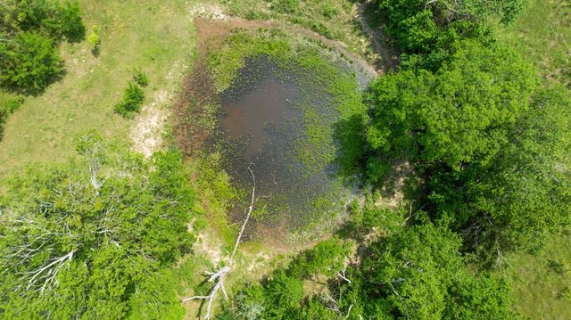 690 County Road 15560, Paris, TX 75462