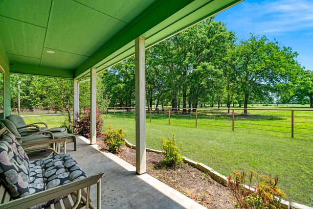 690 County Road 15560, Paris, TX 75462