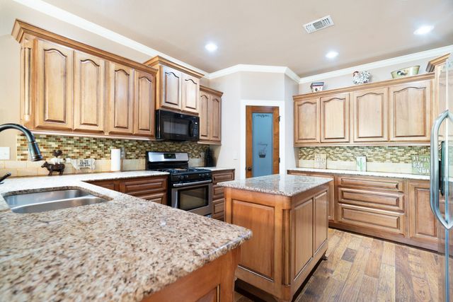 690 County Road 15560, Paris, TX 75462