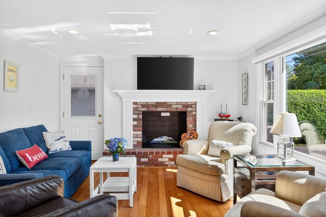 35 Shore Drive, Mashpee, MA 02649