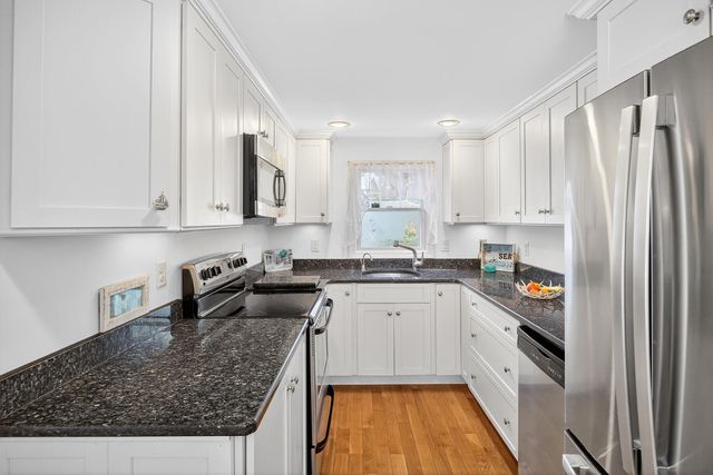 35 Shore Drive, Mashpee, MA 02649
