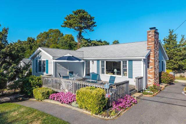 35 Shore Drive, Mashpee, MA 02649