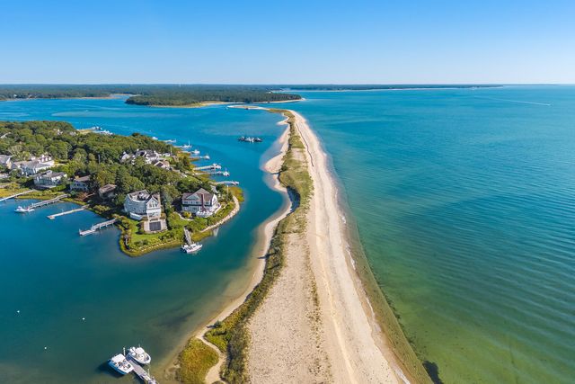 35 Shore Drive, Mashpee, MA 02649