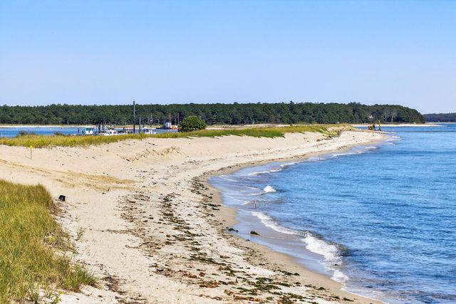 35 Shore Drive, Mashpee, MA 02649