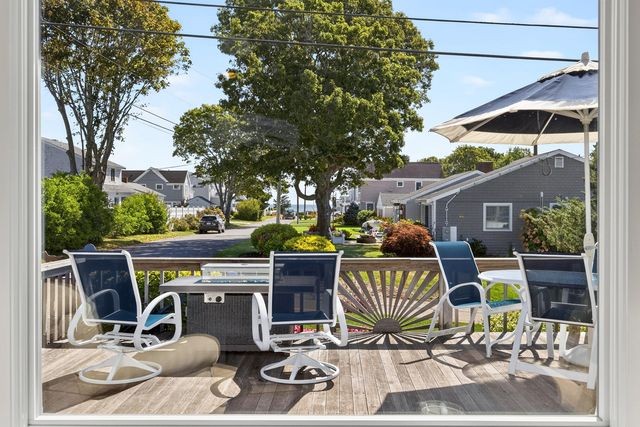 35 Shore Drive, Mashpee, MA 02649
