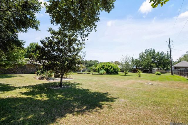 4953 Fennwood Dr, Zachary, LA 70791