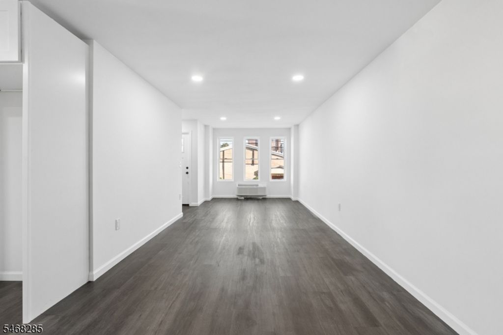 346 11Th Ave, Paterson City, NJ 07514 — photo 5