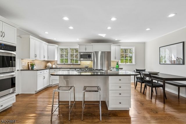 18 Devon Rd, Summit City, NJ 07901