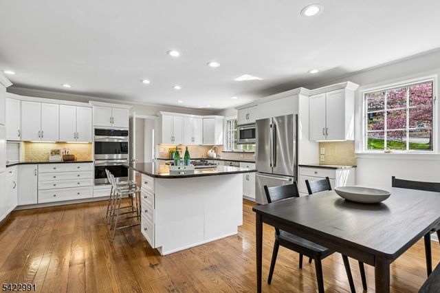 18 Devon Rd, Summit City, NJ 07901