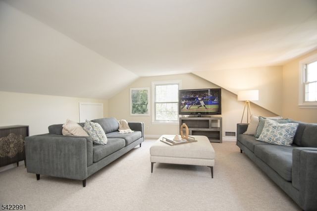 18 Devon Rd, Summit City, NJ 07901