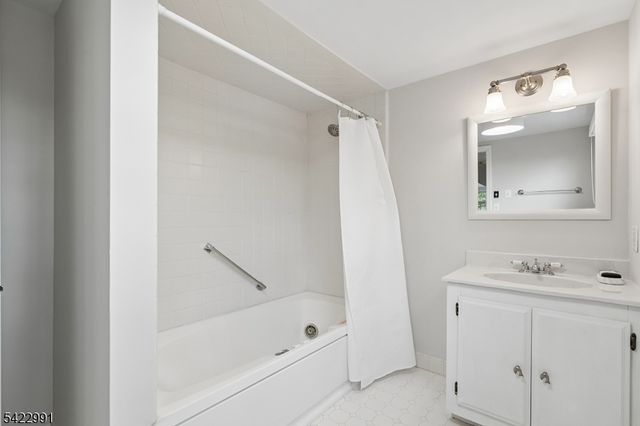 18 Devon Rd, Summit City, NJ 07901