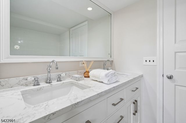 18 Devon Rd, Summit City, NJ 07901