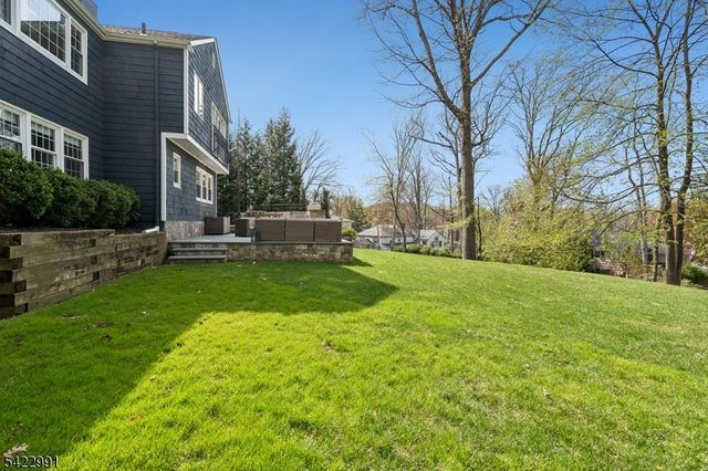 18 Devon Rd, Summit City, NJ 07901