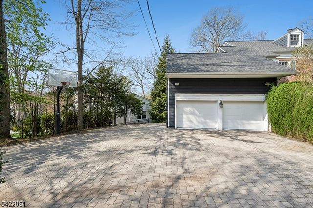 18 Devon Rd, Summit City, NJ 07901