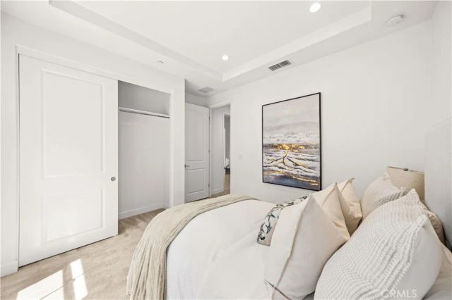 68 tollson, Irvine, CA 92620