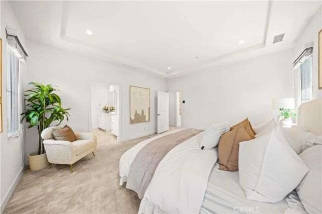 68 tollson, Irvine, CA 92620