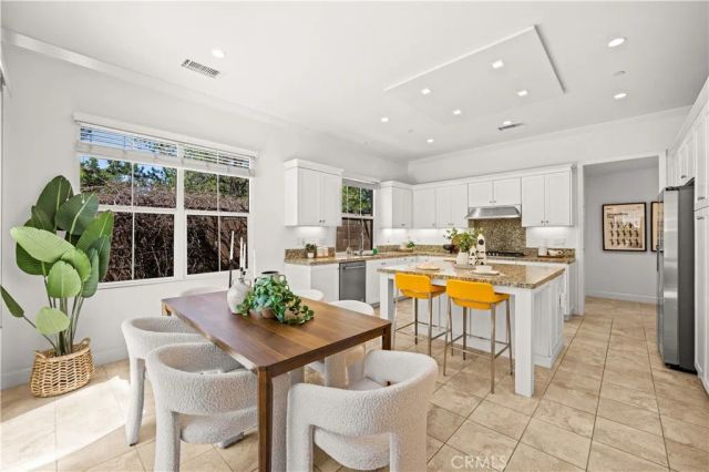 68 tollson, Irvine, CA 92620