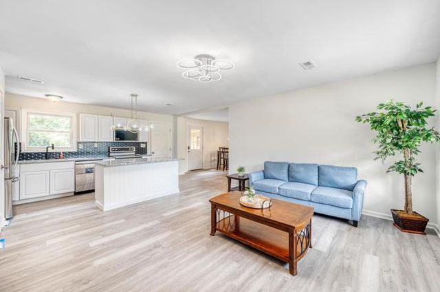 1091 Spring Plains Road, Cross, SC 29436