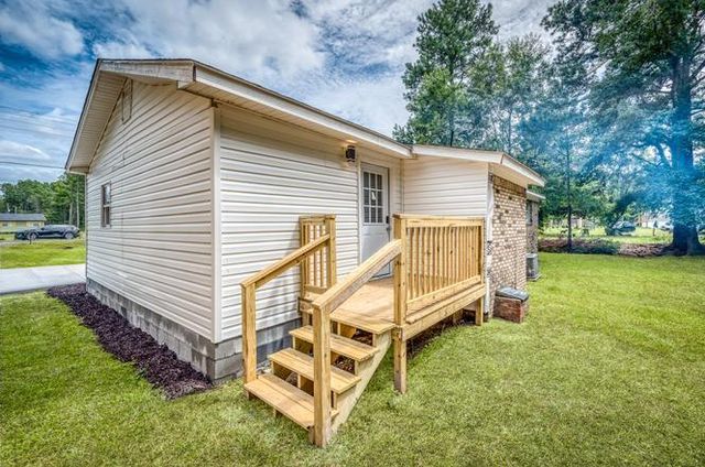 1091 Spring Plains Road, Cross, SC 29436