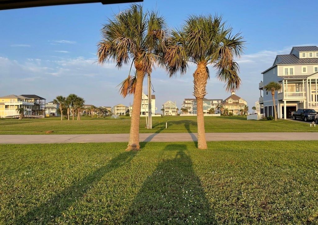 25610 Spotted Sandpiper Drive, Galveston, TX 77554