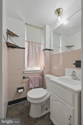 230 WINDSOR AVE, Upper Darby, PA 19082