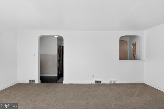 230 WINDSOR AVE, Upper Darby, PA 19082