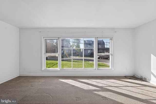 230 WINDSOR AVE, Upper Darby, PA 19082