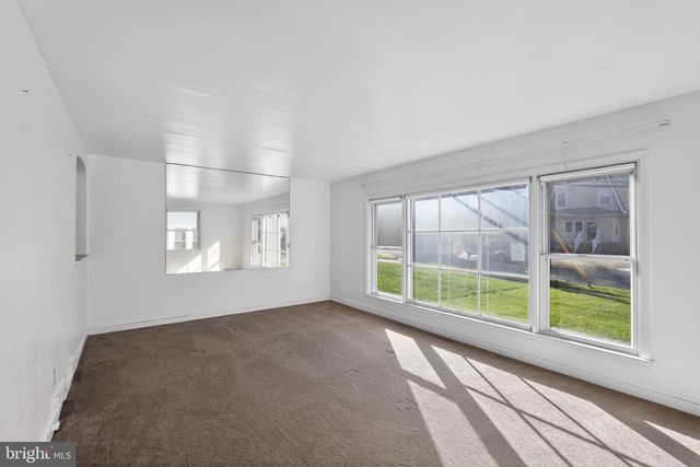 230 WINDSOR AVE, Upper Darby, PA 19082