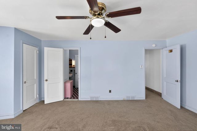 230 WINDSOR AVE, Upper Darby, PA 19082