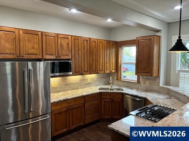 190 N Cleveland St St, Mt Angel, OR 97362