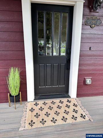 190 N Cleveland St St, Mt Angel, OR 97362