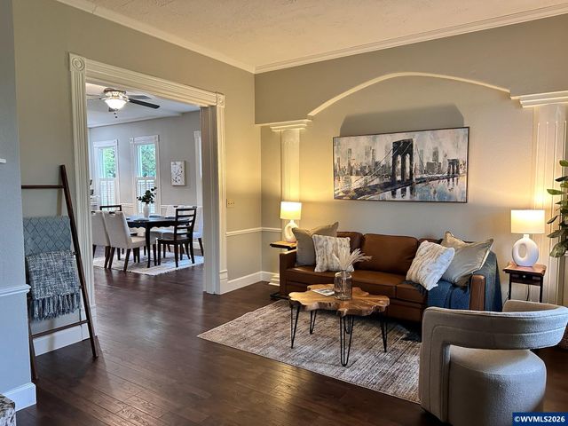 190 N Cleveland St St, Mt Angel, OR 97362