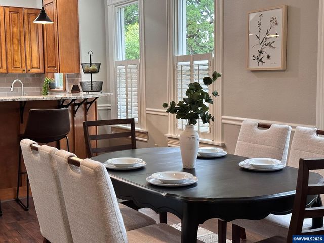 190 N Cleveland St St, Mt Angel, OR 97362